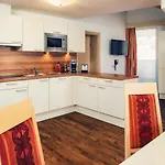 Reblaus Aparthotel 4*