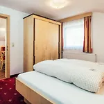 Reblaus Aparthotel 4*