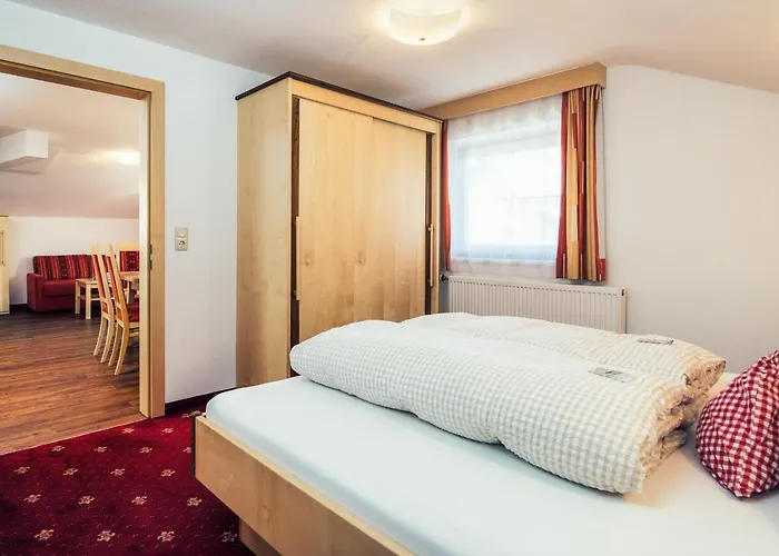 Reblaus Apartmanhotel 4*