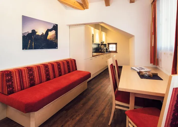 Reblaus Aparthotel 4*