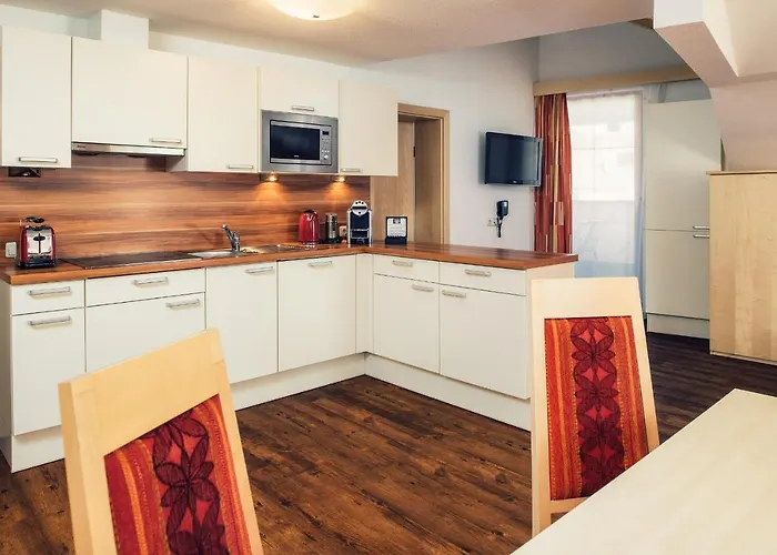 Reblaus Aparthotel 4*